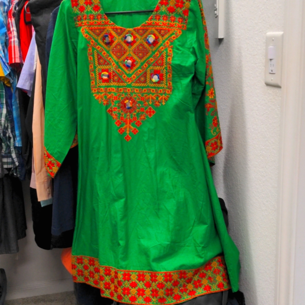 Beautiful Pakistani kashmiri kurti